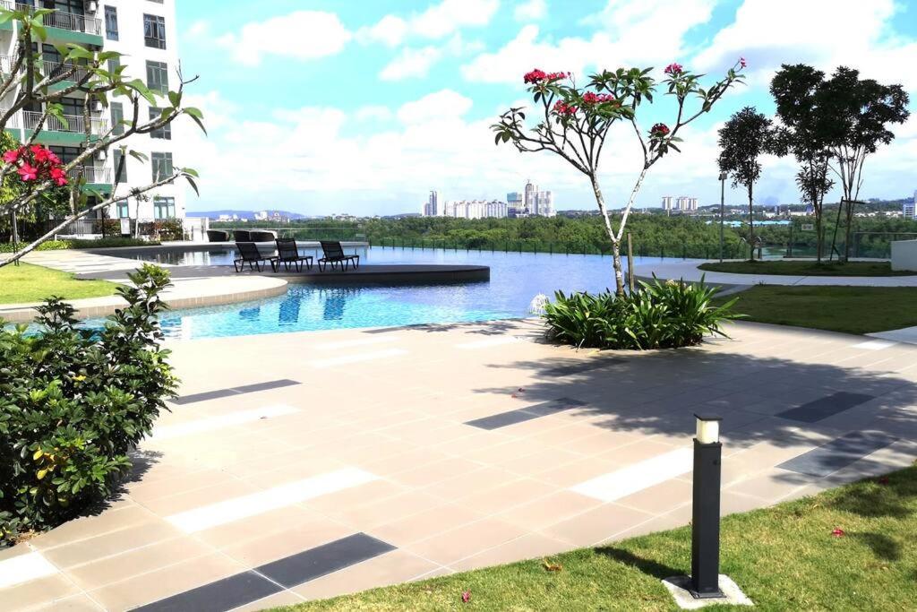 Yolo Budget Premium Facilities One * Johor Bahru