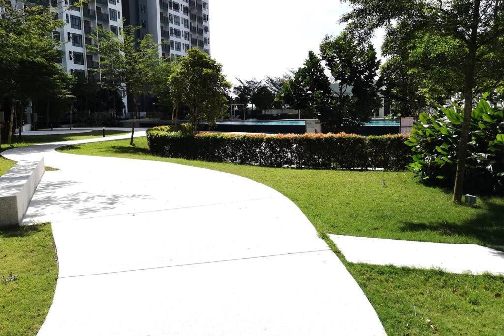 Yolo Budget Premium Facilities One Johor Bahru