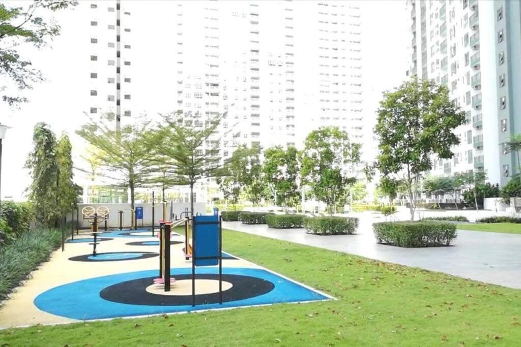 Yolo Budget Premium Facilities One Johor Bahru