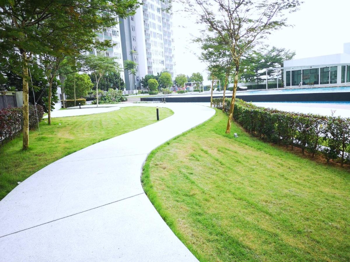 Yolo Budget Premium Facilities One *