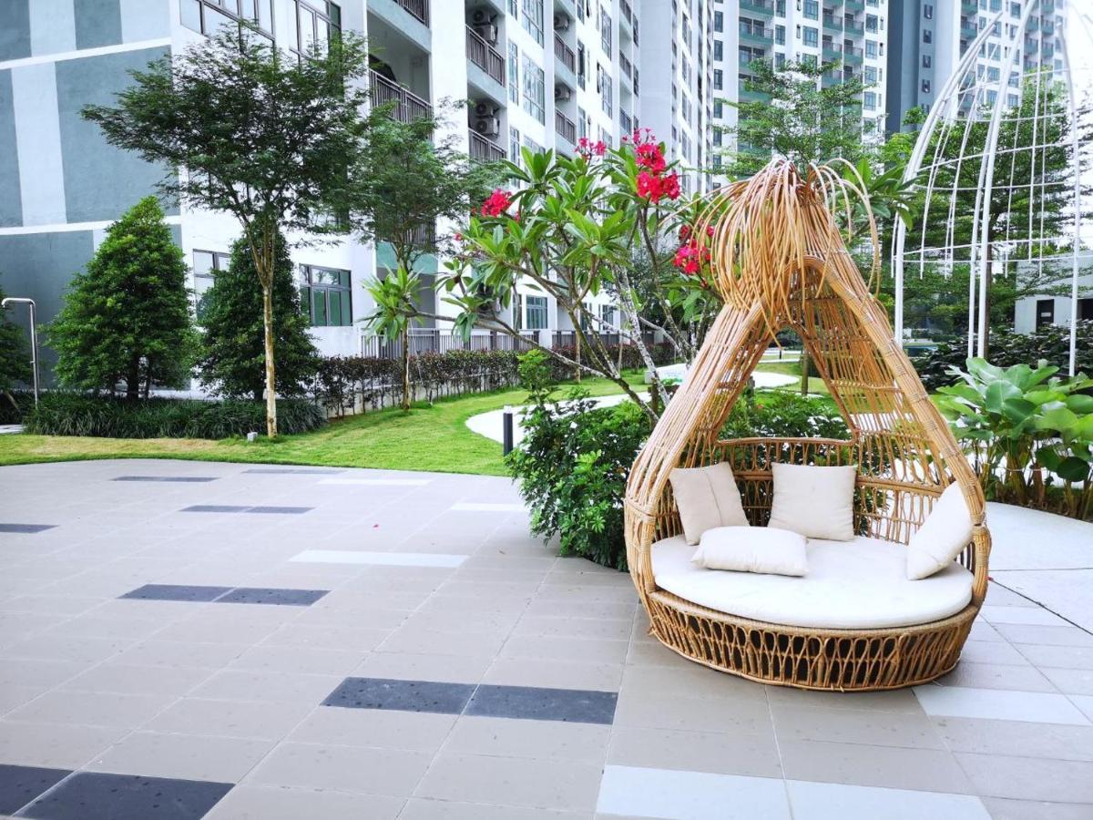 Yolo Budget Premium Facilities One *