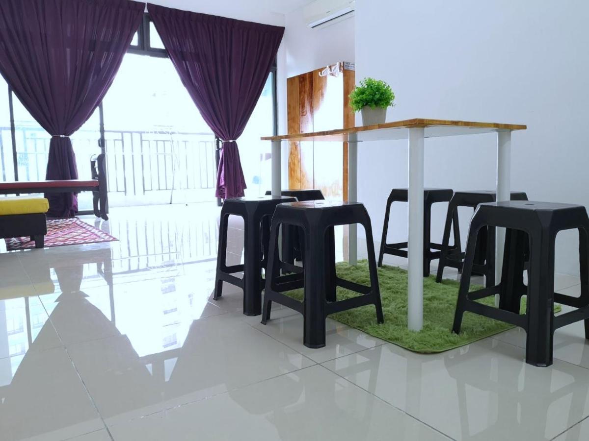 Yolo Budget Premium Facilities One Apartment *