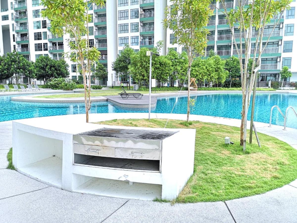 Yolo Budget Premium Facilities One