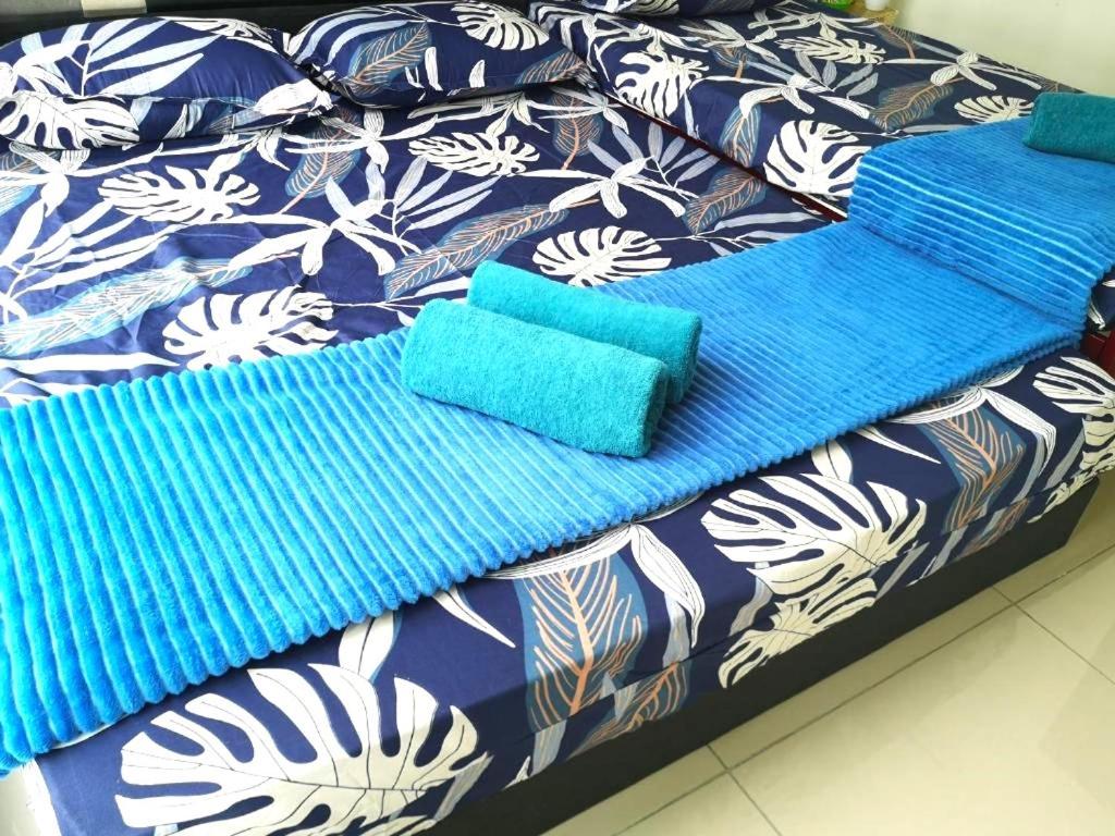 Yolo Budget Premium Facilities One Apartment