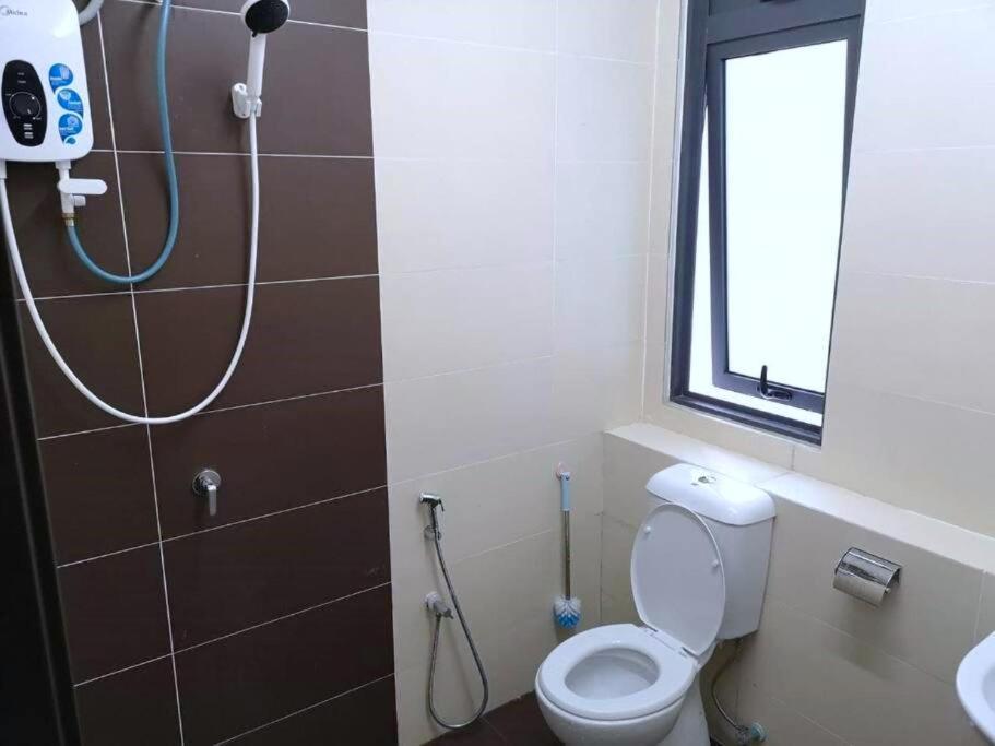 Yolo Budget Premium Facilities One *