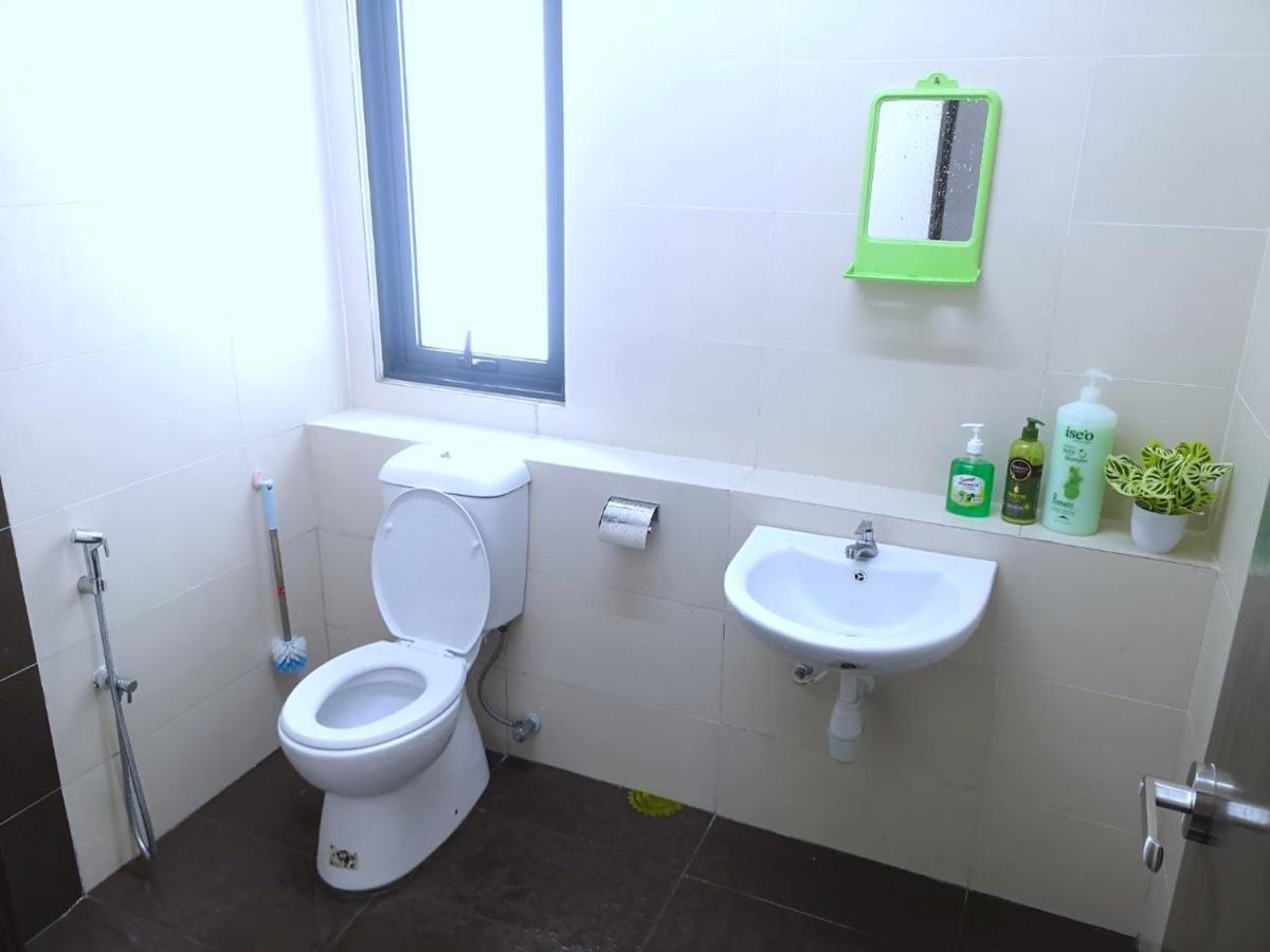 Yolo Budget Premium Facilities One *