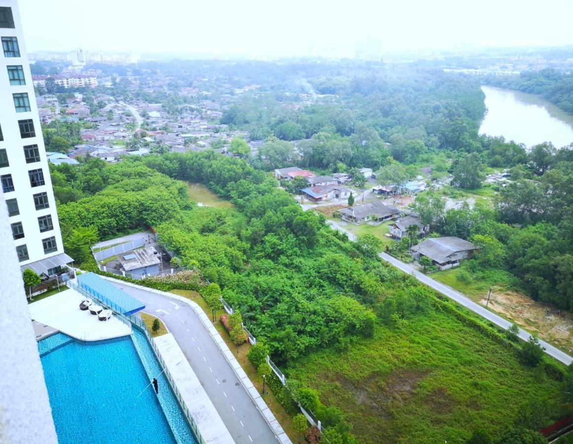 Yolo Budget Premium Facilities One Apartment *